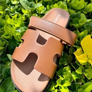 TOP Moda Tan Slide Sandals